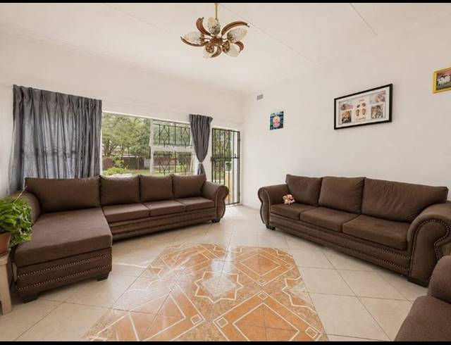 4 BEDROOM HOUSE FOR SALE IN BRACKENHURST
